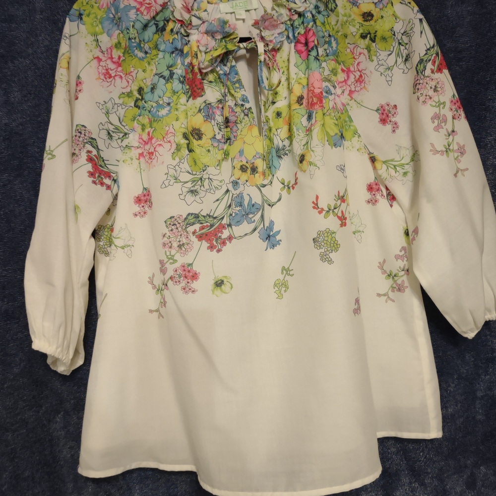 Jade White Floral Blouse with Keyhole Neckline